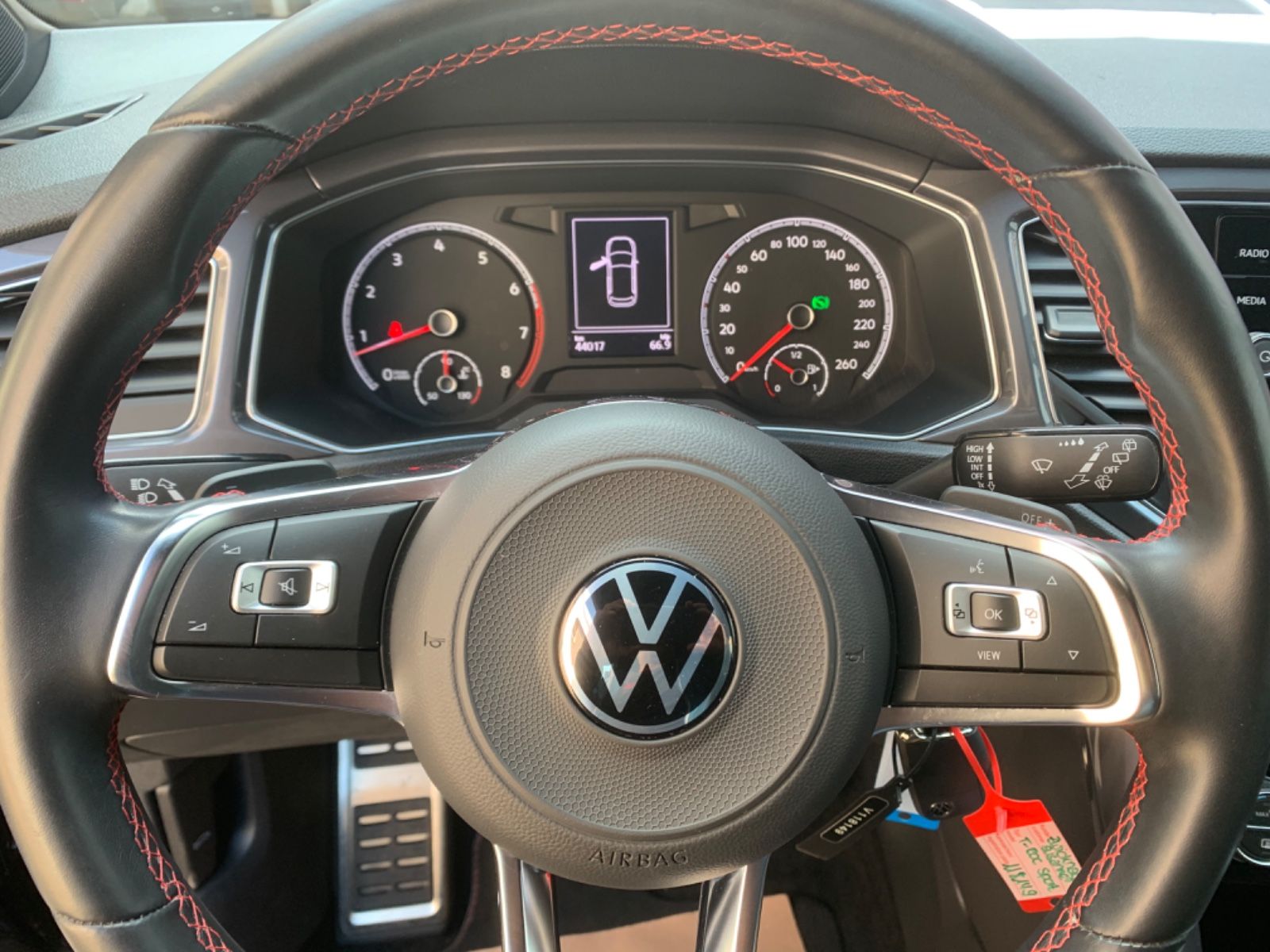 Volkswagen T-Roc Sport DSG - Samsaru's Car Outlet