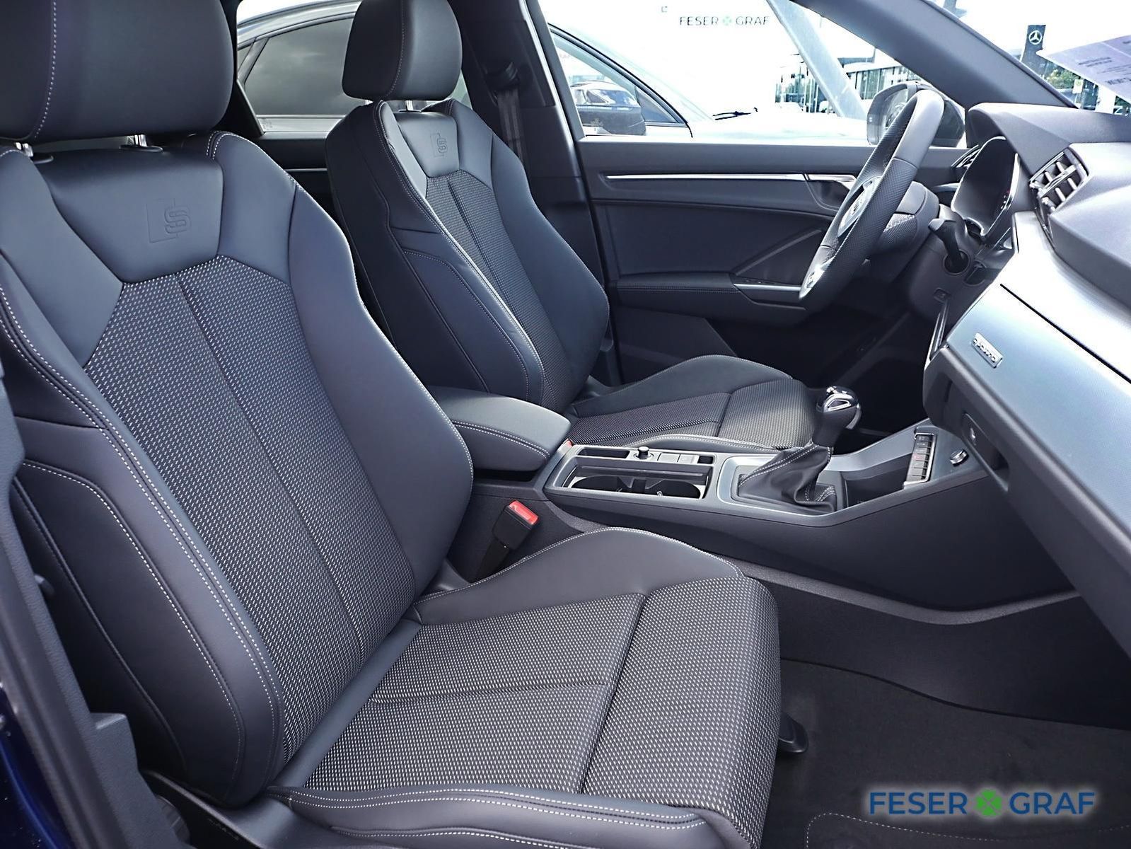 Audi Q3 S line 40 TFSI quattro AHK Pano RFK ACC LED