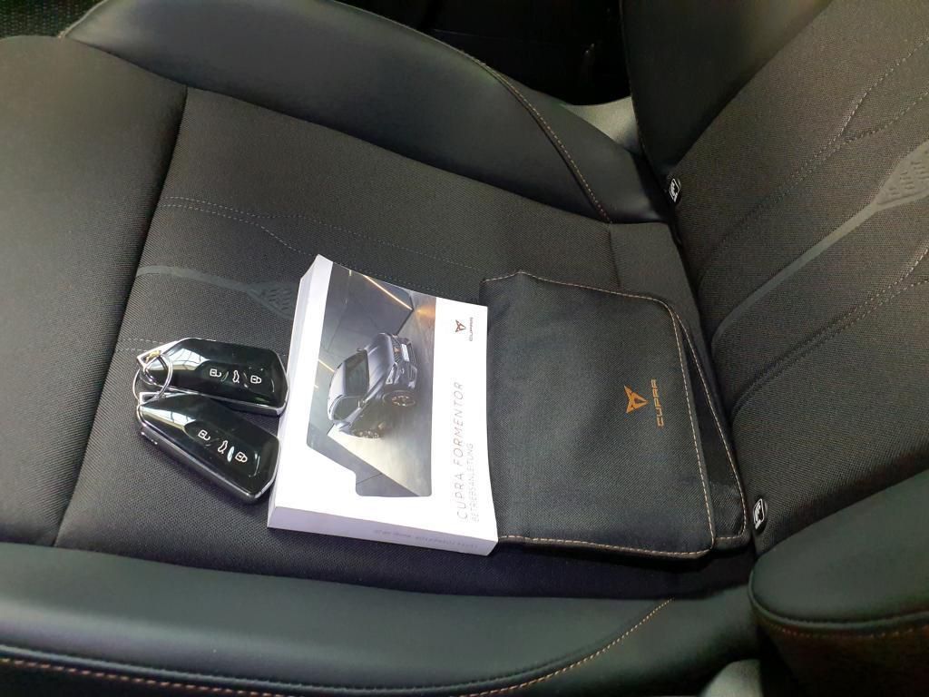 Cupra Formentor 1.4 TSI e-HYBRID 150kW Pano*AHK*RFK*SH