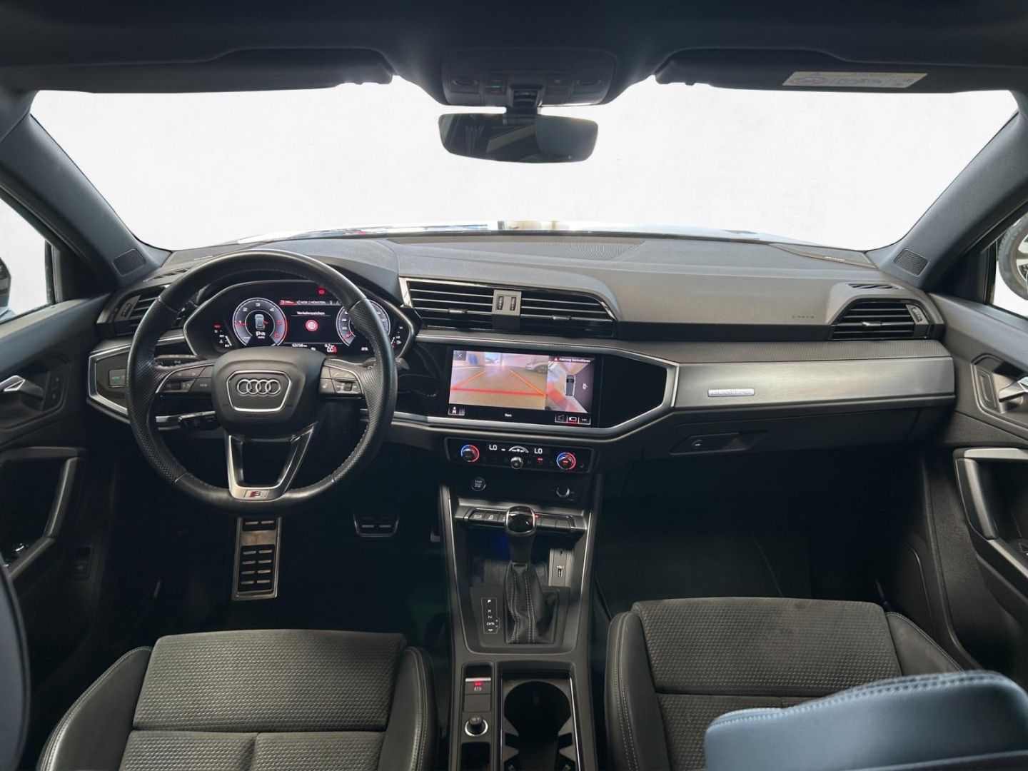 Audi Q3 40 TDI S-tronic S-line - Samsaru's Car Outlet