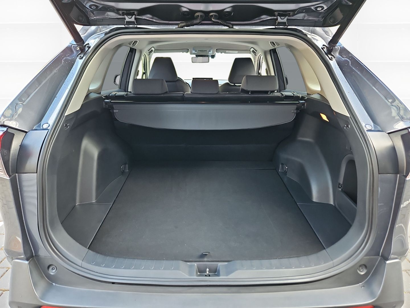 Toyota RAV 4 2.5 Hybrid Club+ - Samsaru's Car Outlet