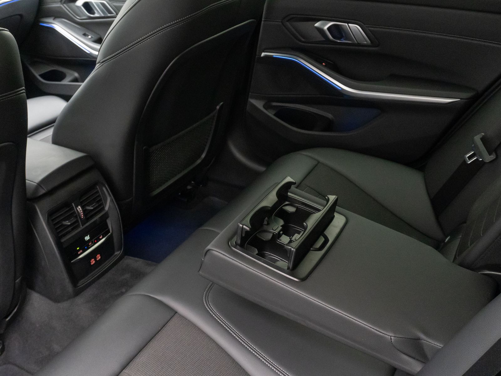 BMW 320d xD Sport Line - Samsaru's Car Outlet