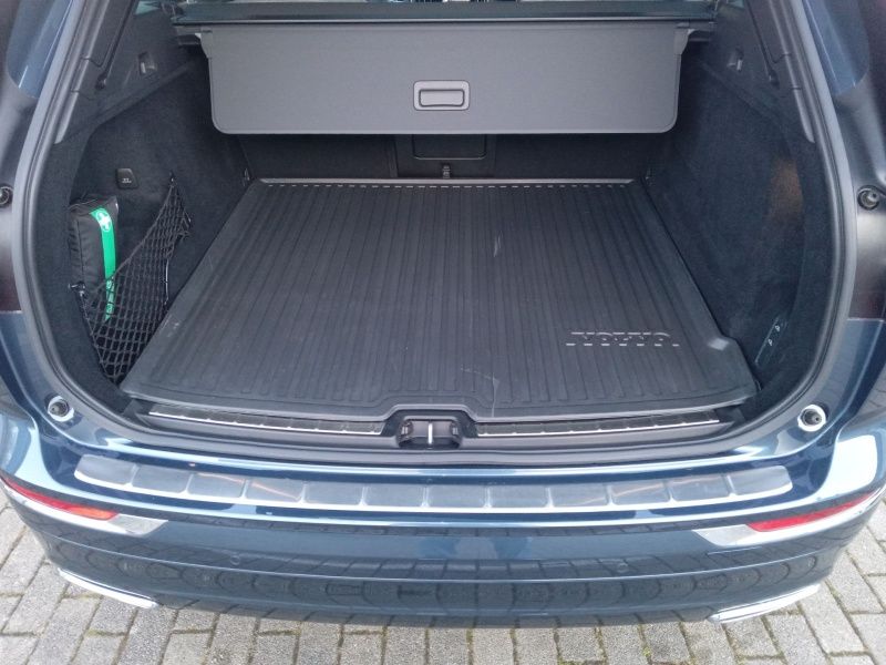 Volvo XC60 B5 Mild-Hybrid Diesel AWD Inscription - Samsaru's Car Outlet