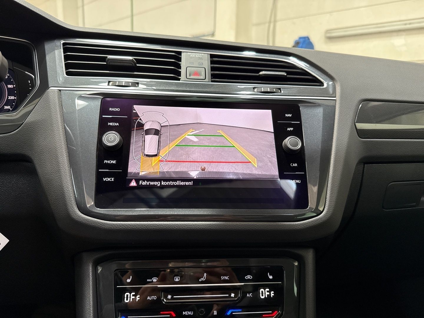 Volkswagen Tiguan 2.0 TSI 4M DSG ELEGANCE MATRIX PANO AHK K
