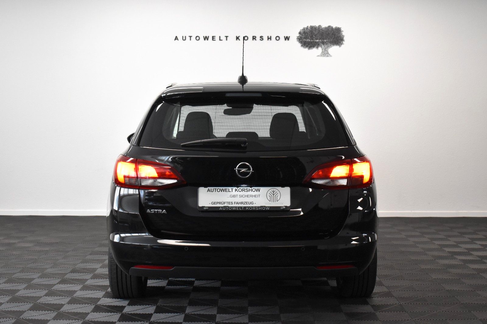Opel Astra K Sports Tourer - Samsaru's Car Outlet