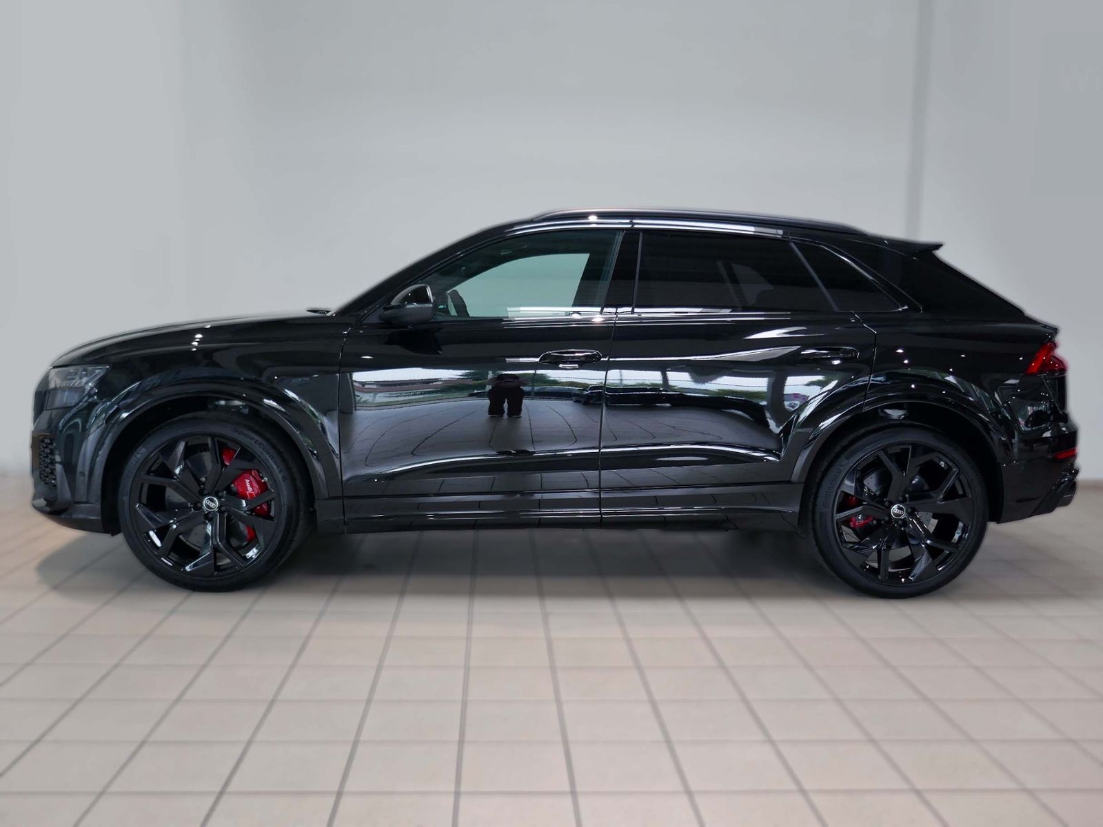 Audi RS Q8 quattro 4.0 V8 441 kW | LED RFK AHK Navi