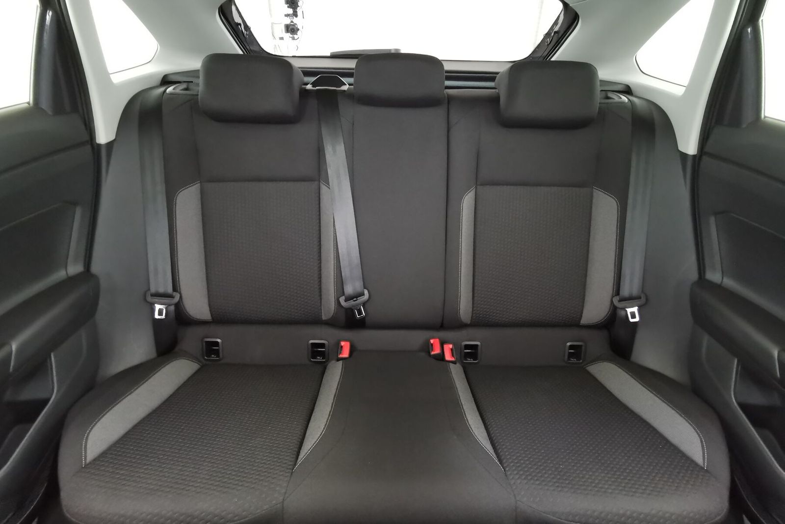 Volkswagen Taigo 1.0 TSI Life - Samsaru's Car Outlet