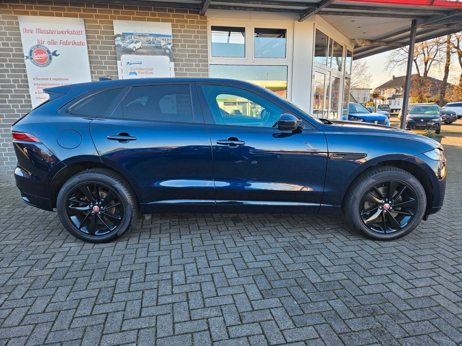 Jaguar F-PACE R-Dynamic SE AWD STDHZG KAM LED