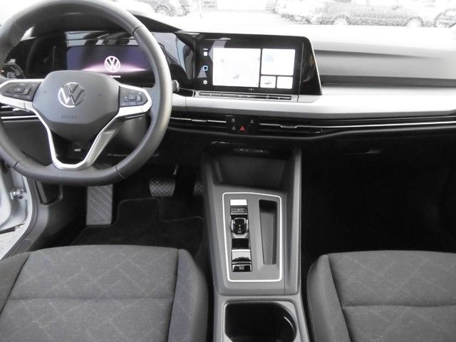 Volkswagen Golf VIII 2.0 TDI Life - Samsaru's Car Outlet