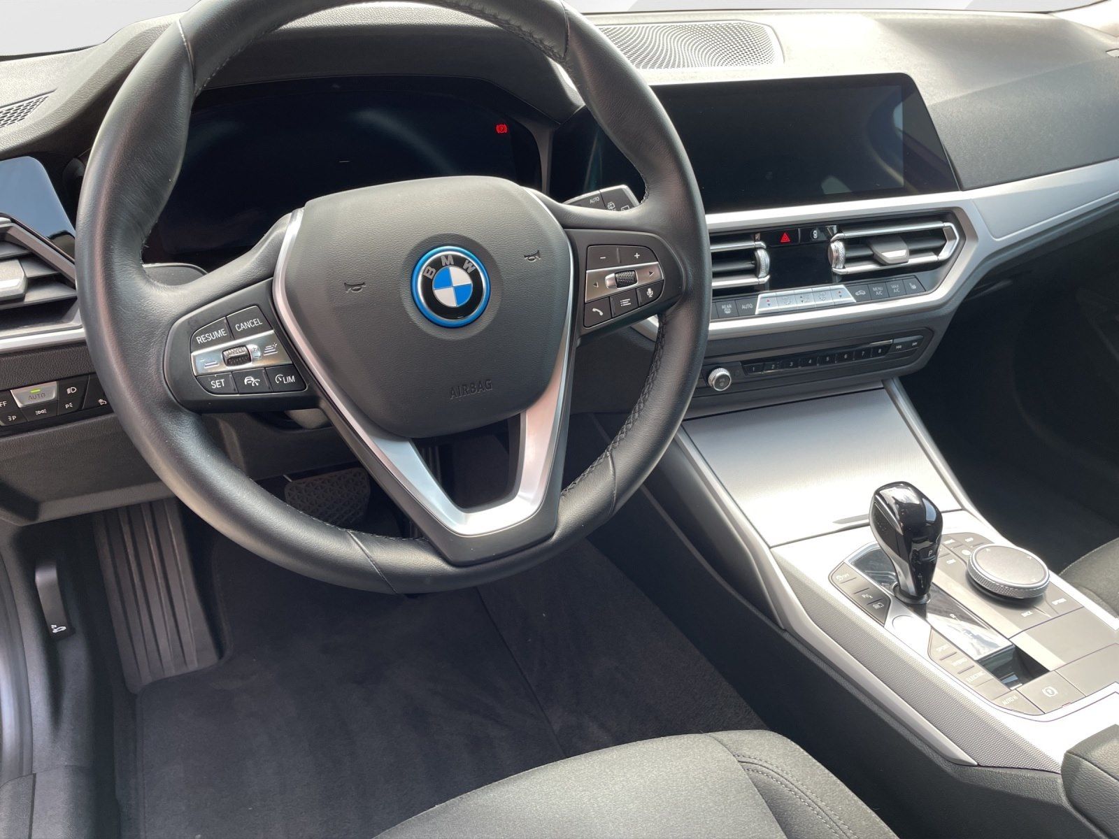 BMW 320e xDrive Touring - Samsaru's Car Outlet