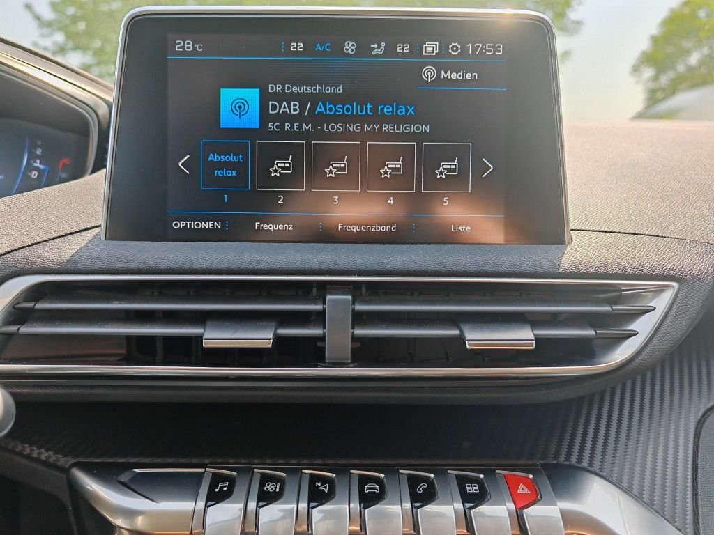 Peugeot 5008 BlueHDI 130 EAT8 KOMFORTSITZ - Samsaru's Car Outlet