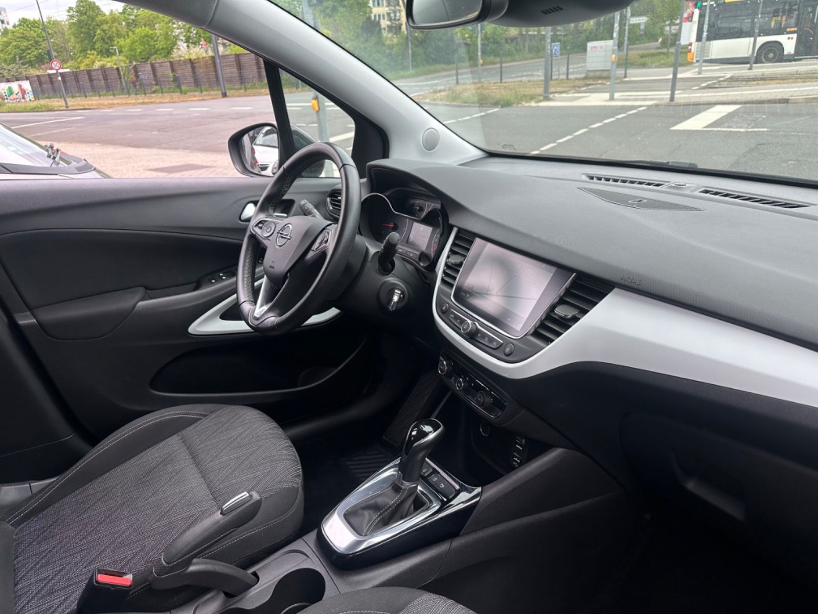 Opel Crossland 1.5 Diesel Aut. - Samsaru's Car Outlet