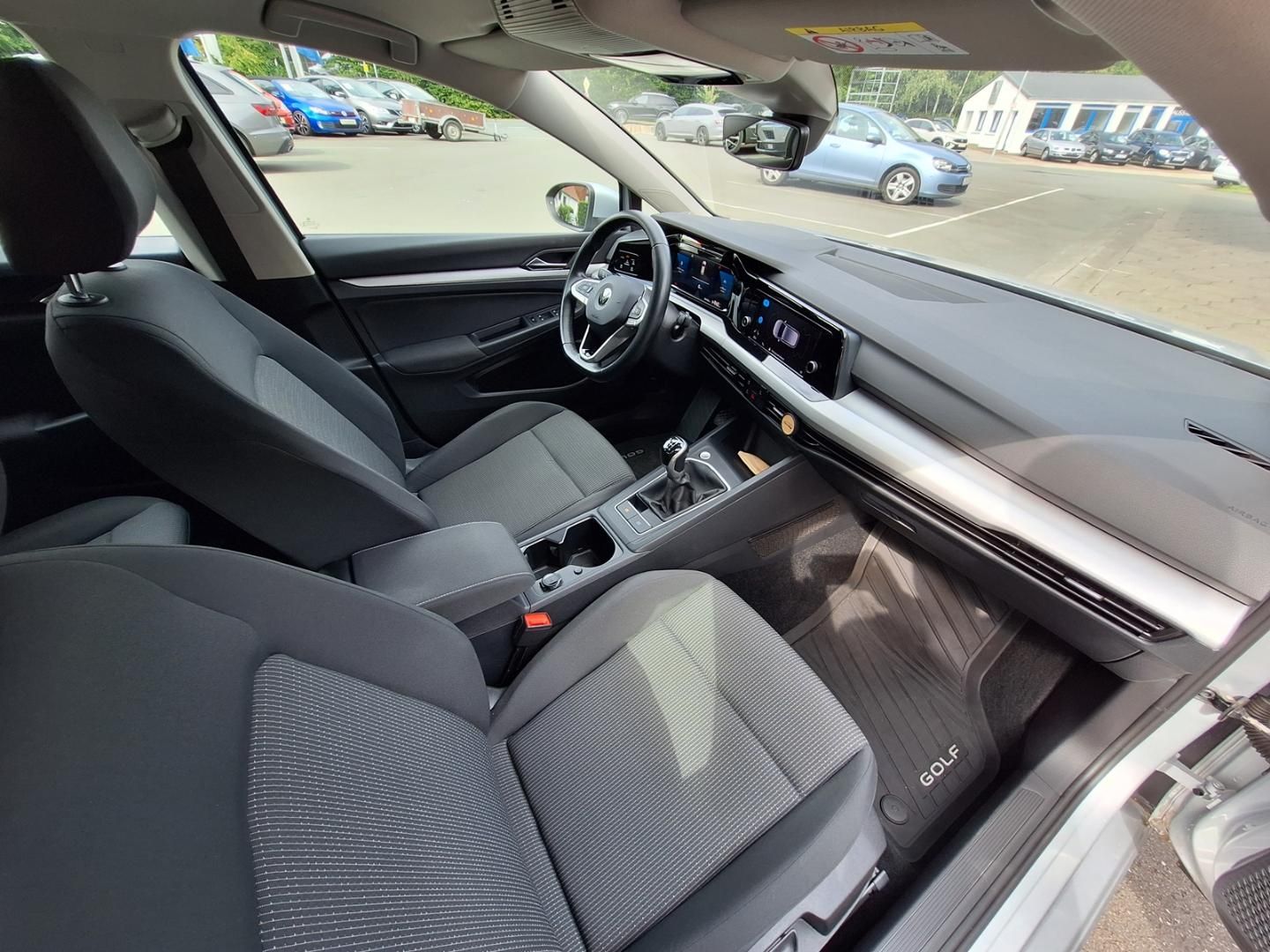 Volkswagen Golf 1.0 TSI - Samsaru's Car Outlet