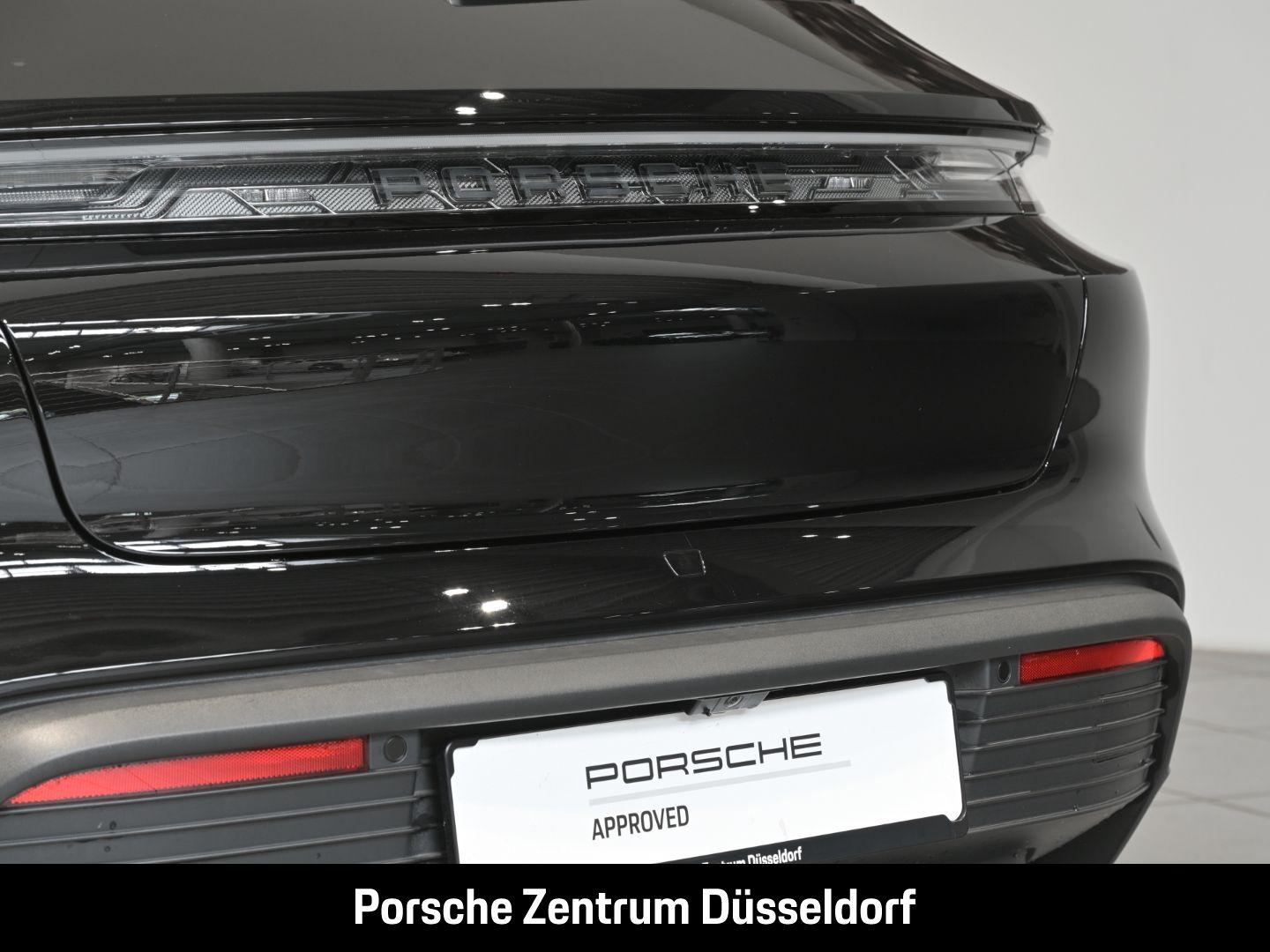 Porsche Taycan Sport Turismo Surround-View LED-Matrix