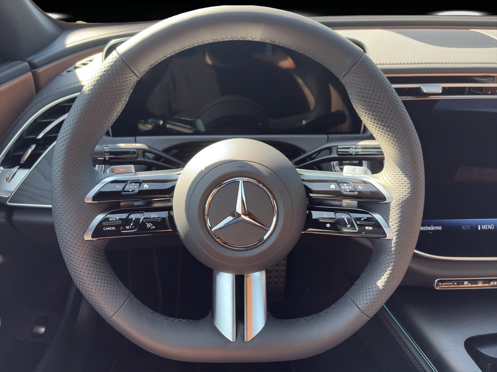 Mercedes-Benz E 450 d 4M AMG Distro AIRMATIC Burme4D HUD 360°