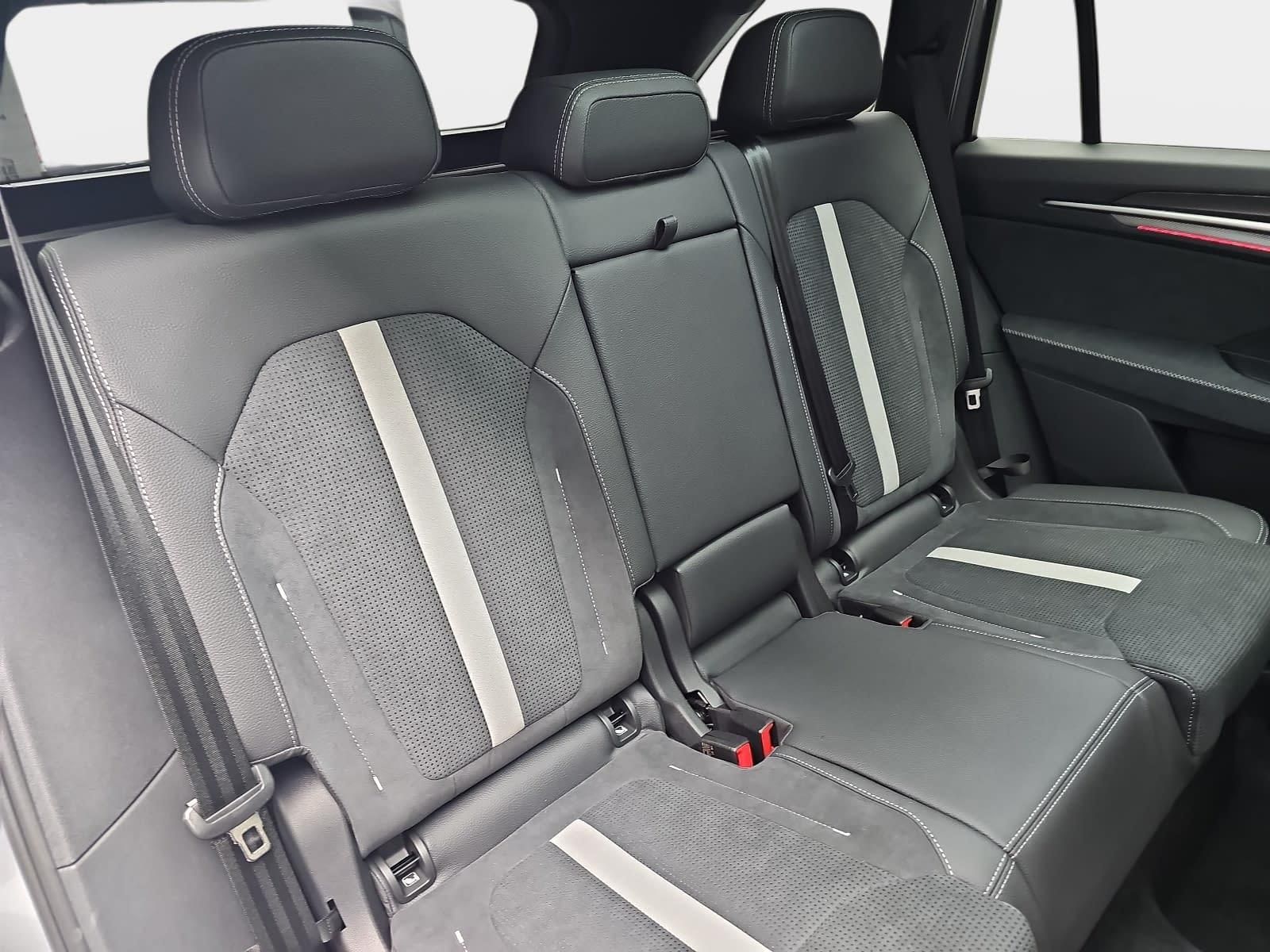 Skoda 1.5 TSI DSG IV PHEV SPORTLINE AHK PANO LM
