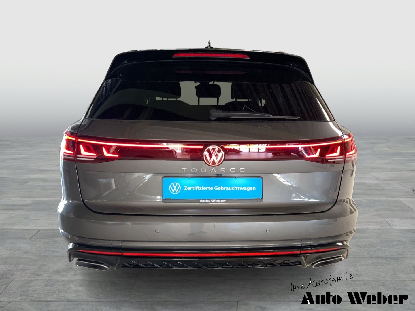 Volkswagen Touareg V6 4Motion R-Line - Samsaru's Car Outlet