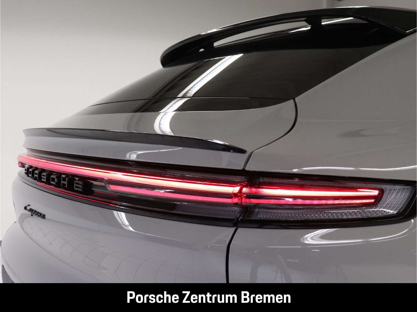Porsche Cayenne E-Hybrid Coupe Sport Design HD-Matrix-LE