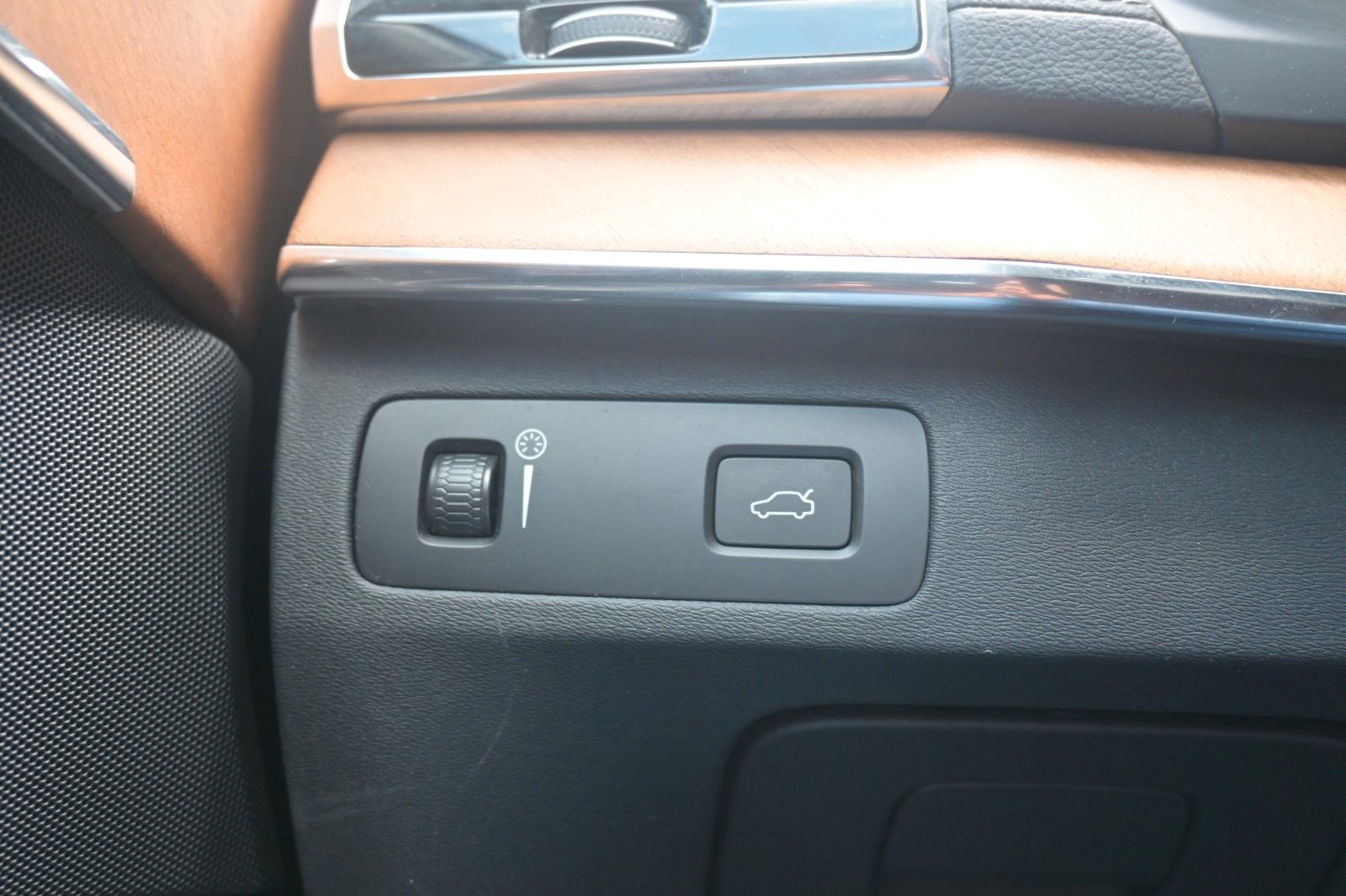 Volvo XC90 B5 Inscrip. AWD - Samsaru's Car Outlet