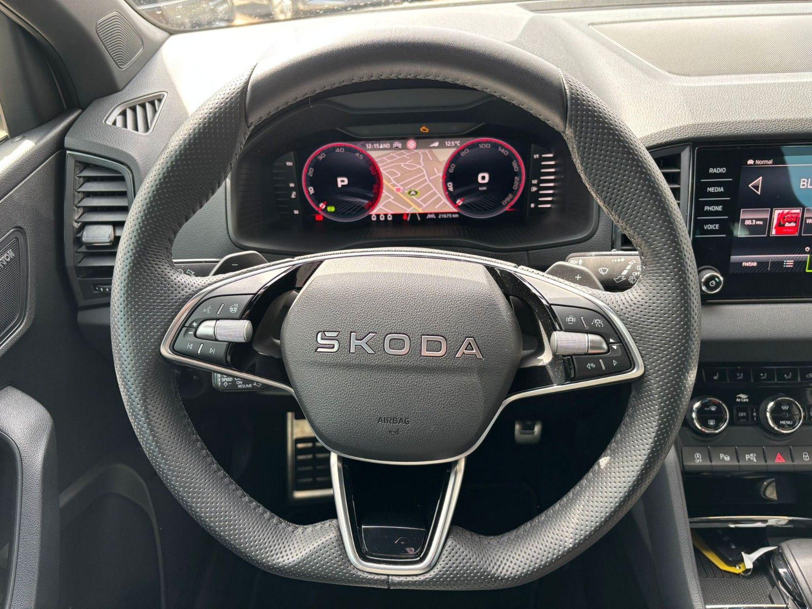 Skoda Karoq Sportline *AHK/Navi/SHZ/ACC/Garantie*