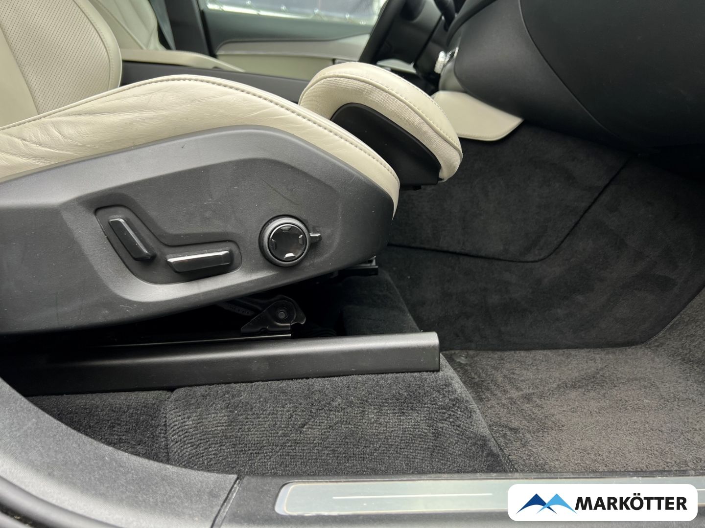 Volvo XC90 T8 AWD Recharge R-Design Edition 22''/AHK/P