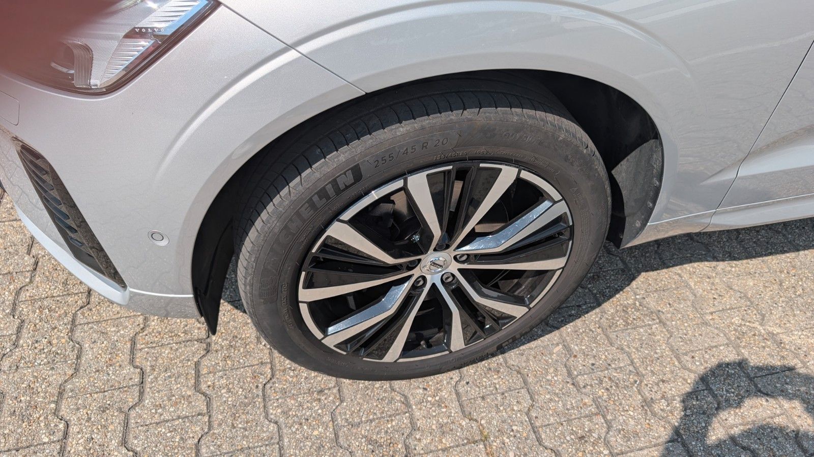 Volvo XC 60 B4 Plus Dark AWD | Standheitzung