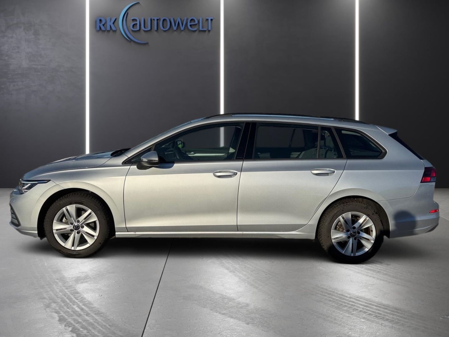 Volkswagen Golf Variant 8 VIII Life 1.0 eTSI - Samsaru's Car Outlet