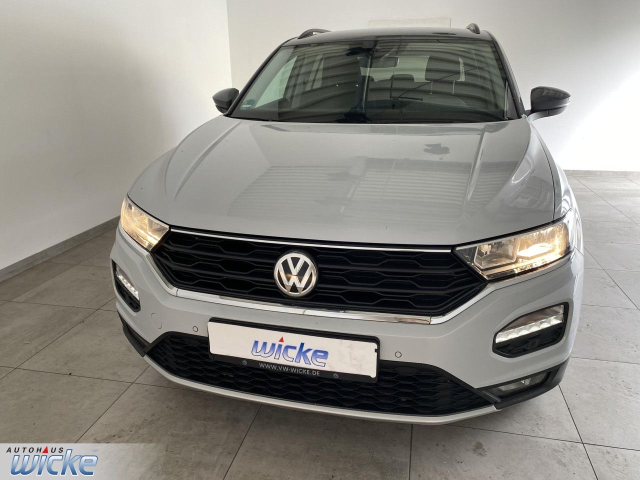 Volkswagen T-Roc 1.0 TSI United - Samsaru's Car Outlet