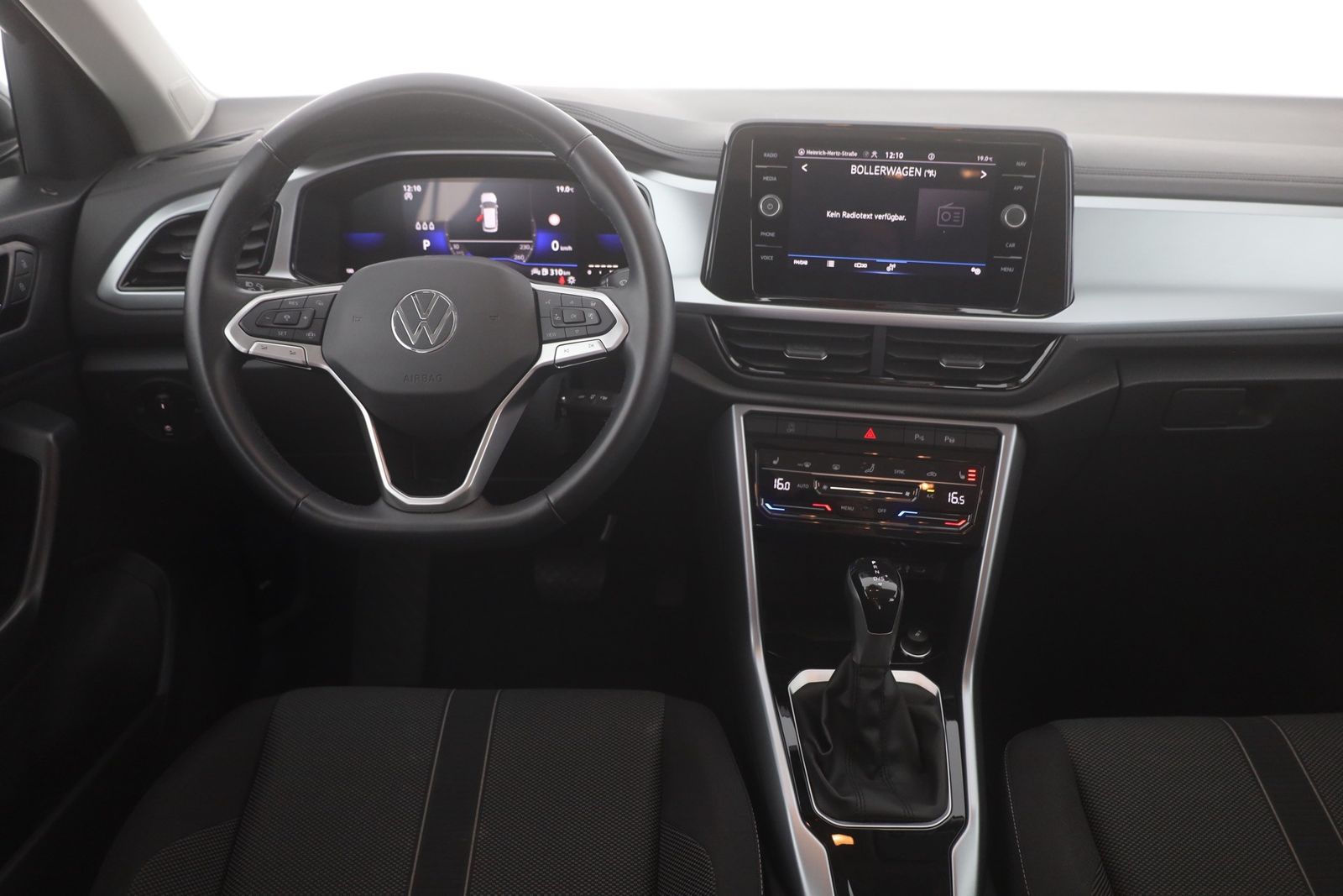 Volkswagen T-Roc 1.5 TSI DSG - Samsaru's Car Outlet