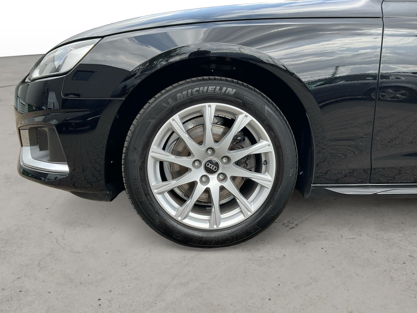 Audi A4 Avant 35 TDI S tronic advanced - Samsaru's Car Outlet