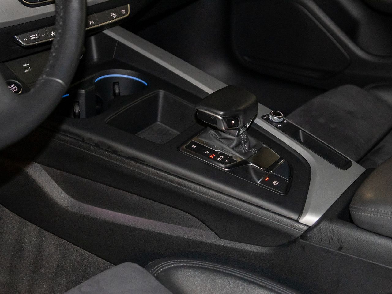 Audi A4 allroad quattro 40 TDI AHK Matrix HUD Kamera