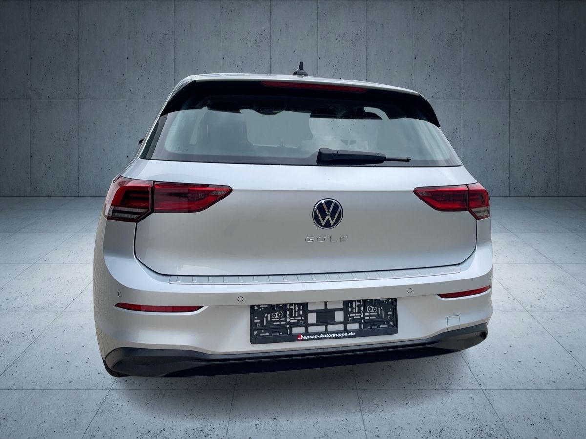 Volkswagen Golf VIII Life 1.5 TSI - Samsaru's Car Outlet