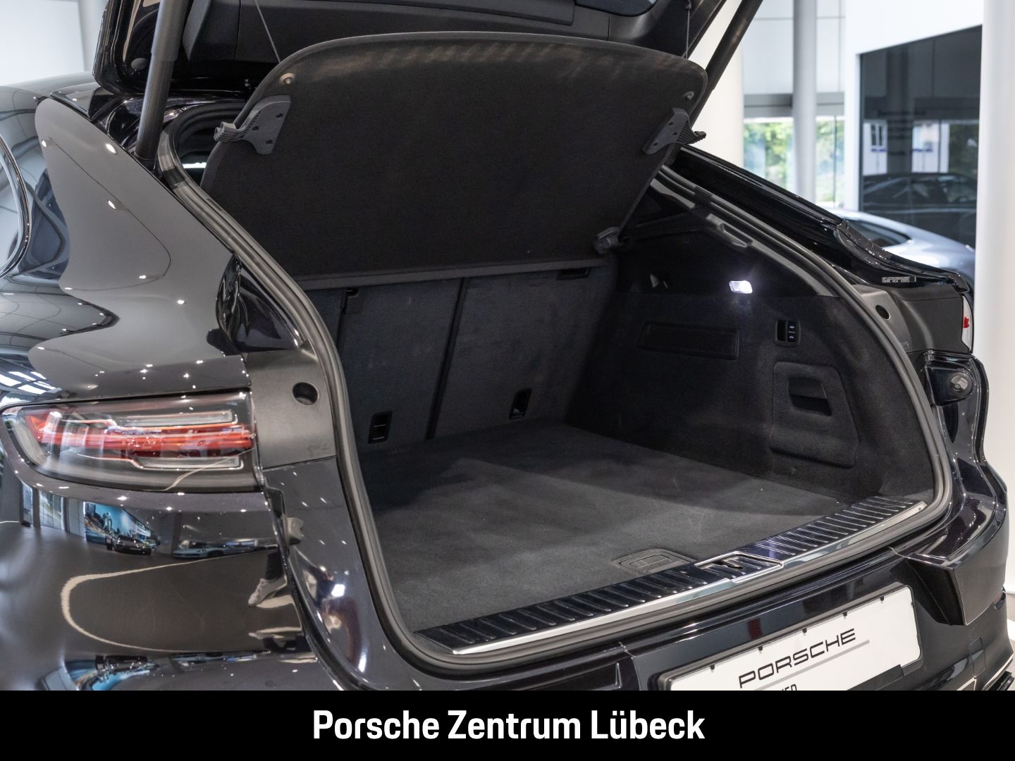 Porsche Cayenne S Coupe Hinterachslenkung Head-Up