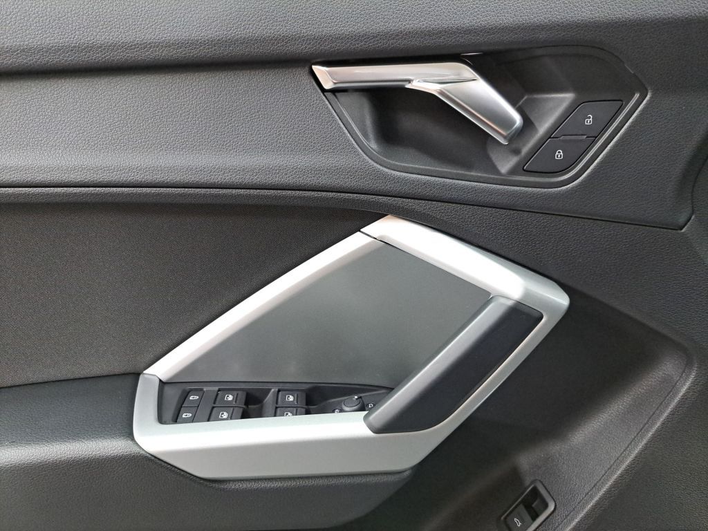 Audi Q3 40 TFSI quattro S tronic advanced - Samsaru's Car Outlet