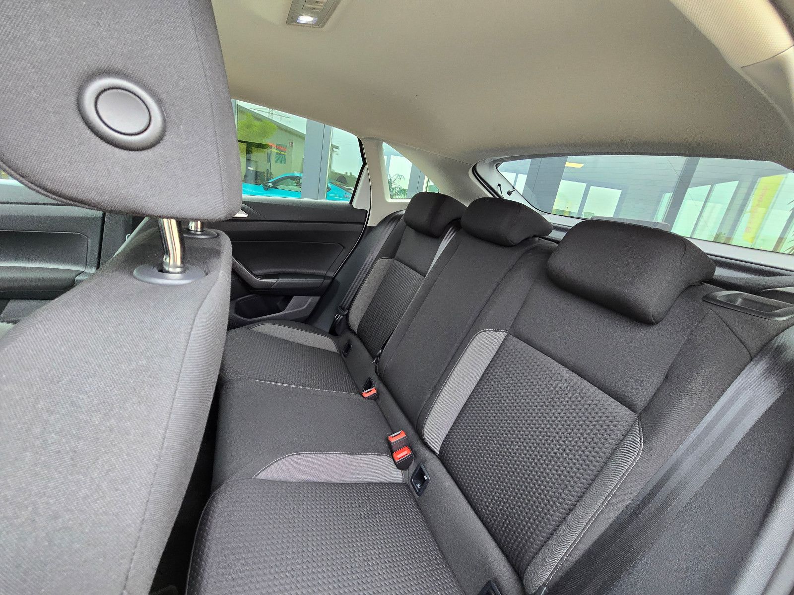 Volkswagen Taigo 1.0TSI DSG Life - Samsaru's Car Outlet