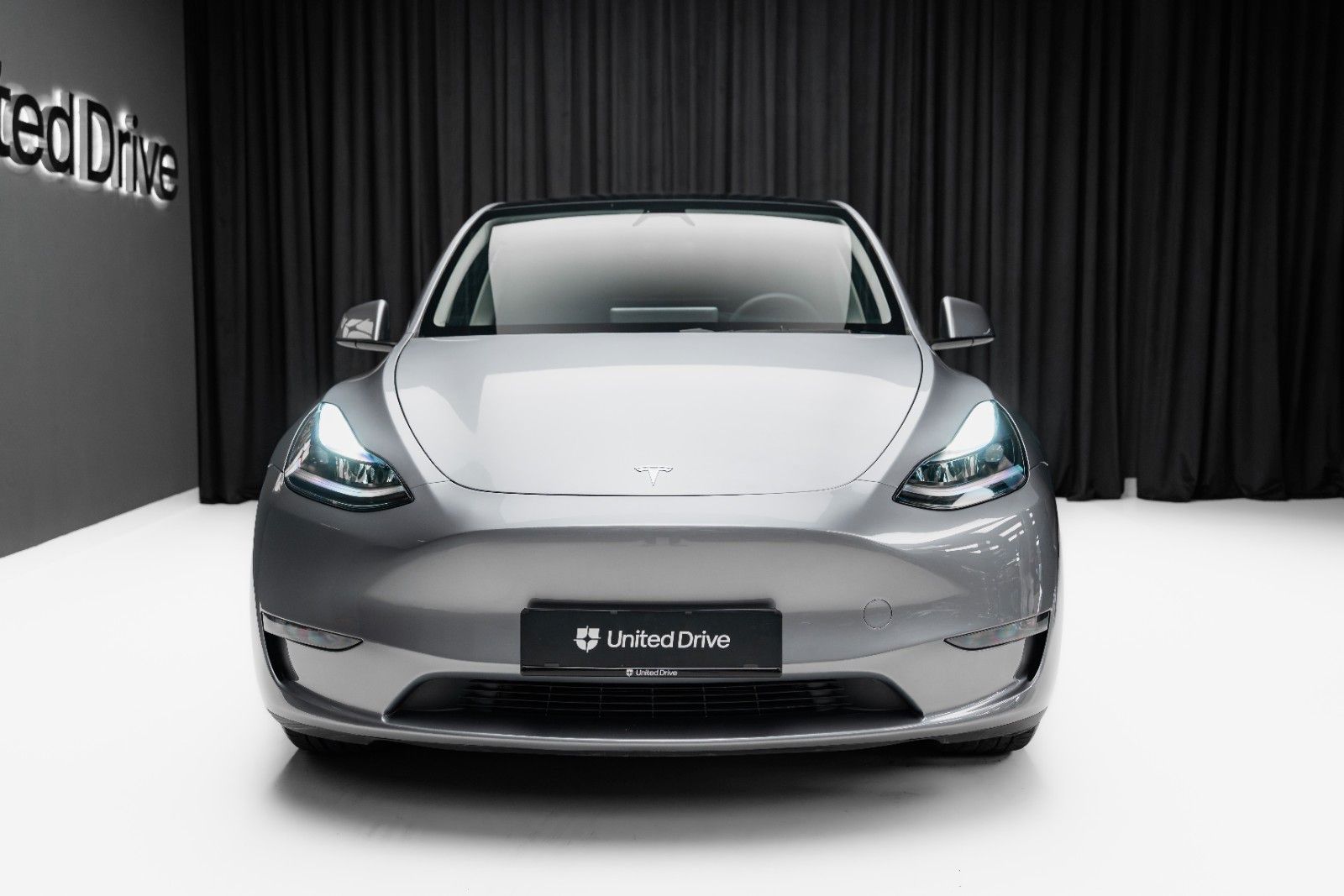 Tesla Model Y Long Range Dual AWD