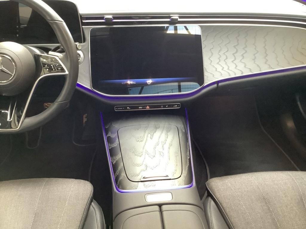 Mercedes-Benz E 200 Avantgarde - Samsaru's Car Outlet