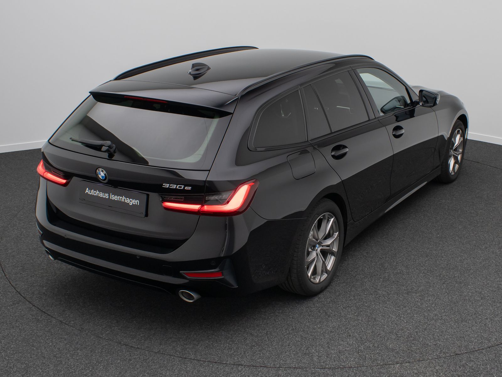 BMW 330e Sport Line - Samsaru's Car Outlet
