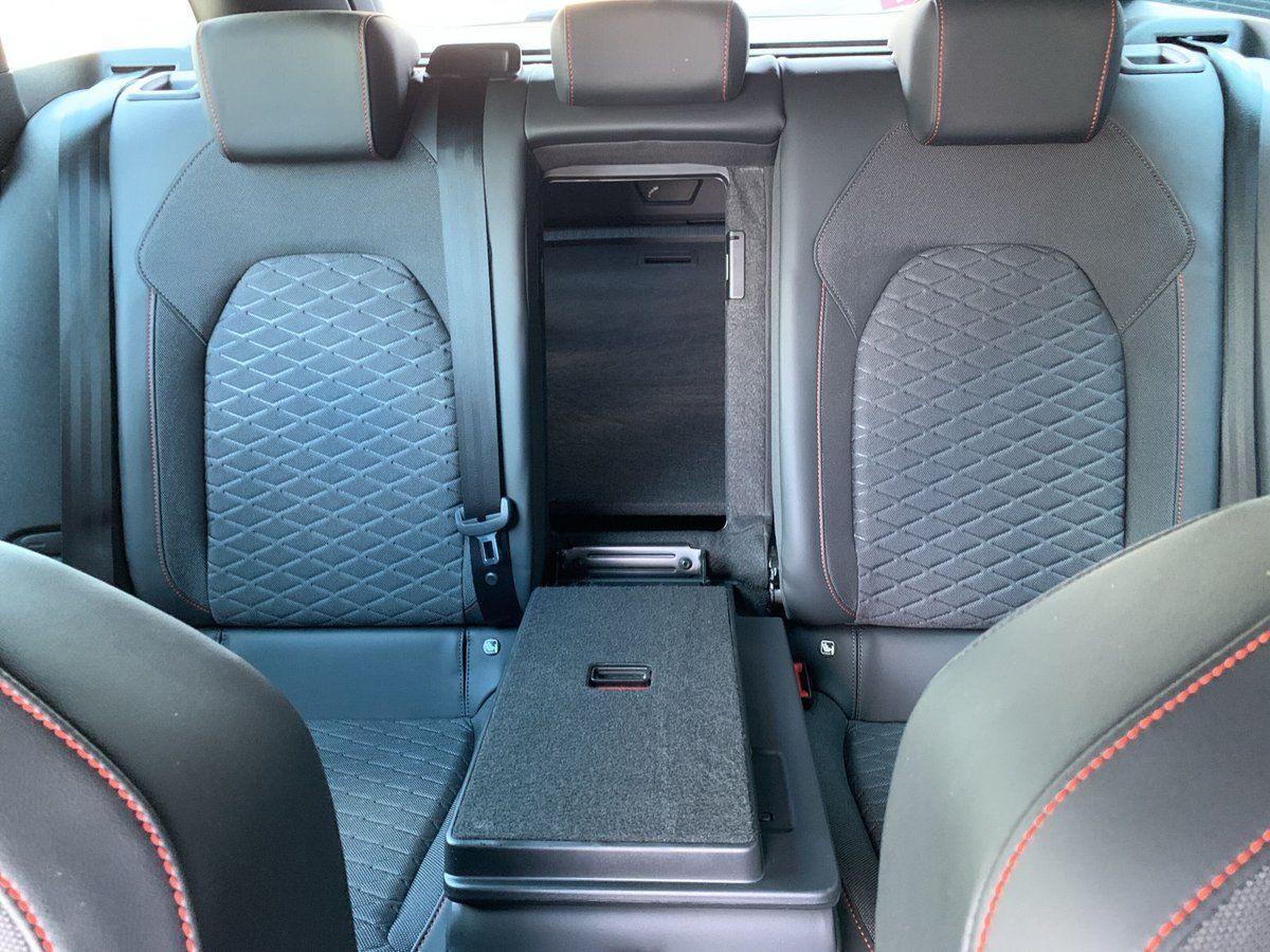 Seat Leon SPORTSTOURER FR 1.5 eTSI LED+KAMERA+AHK+SHZ