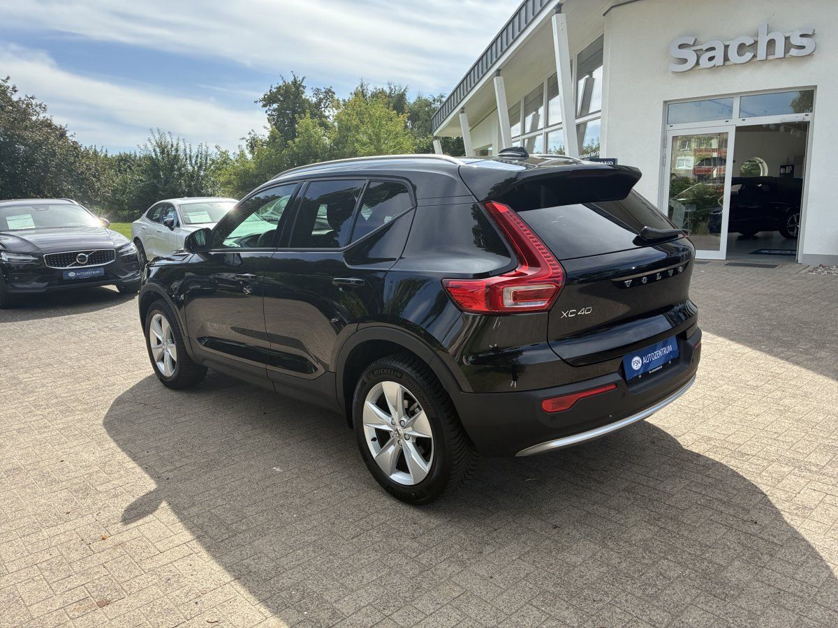 Volvo XC40 T2 Core  Anhängerzug