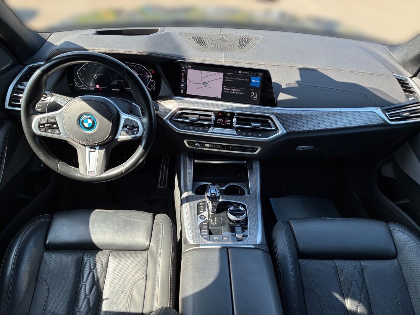 BMW X5 XDRIVE45E M SPORT PAKET HuD MASSAGE LASER AHK