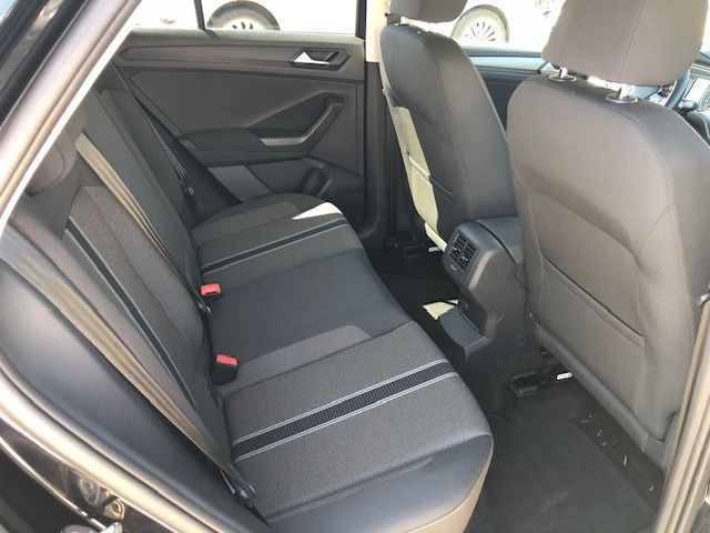 Volkswagen T-Roc Style - Samsaru's Car Outlet
