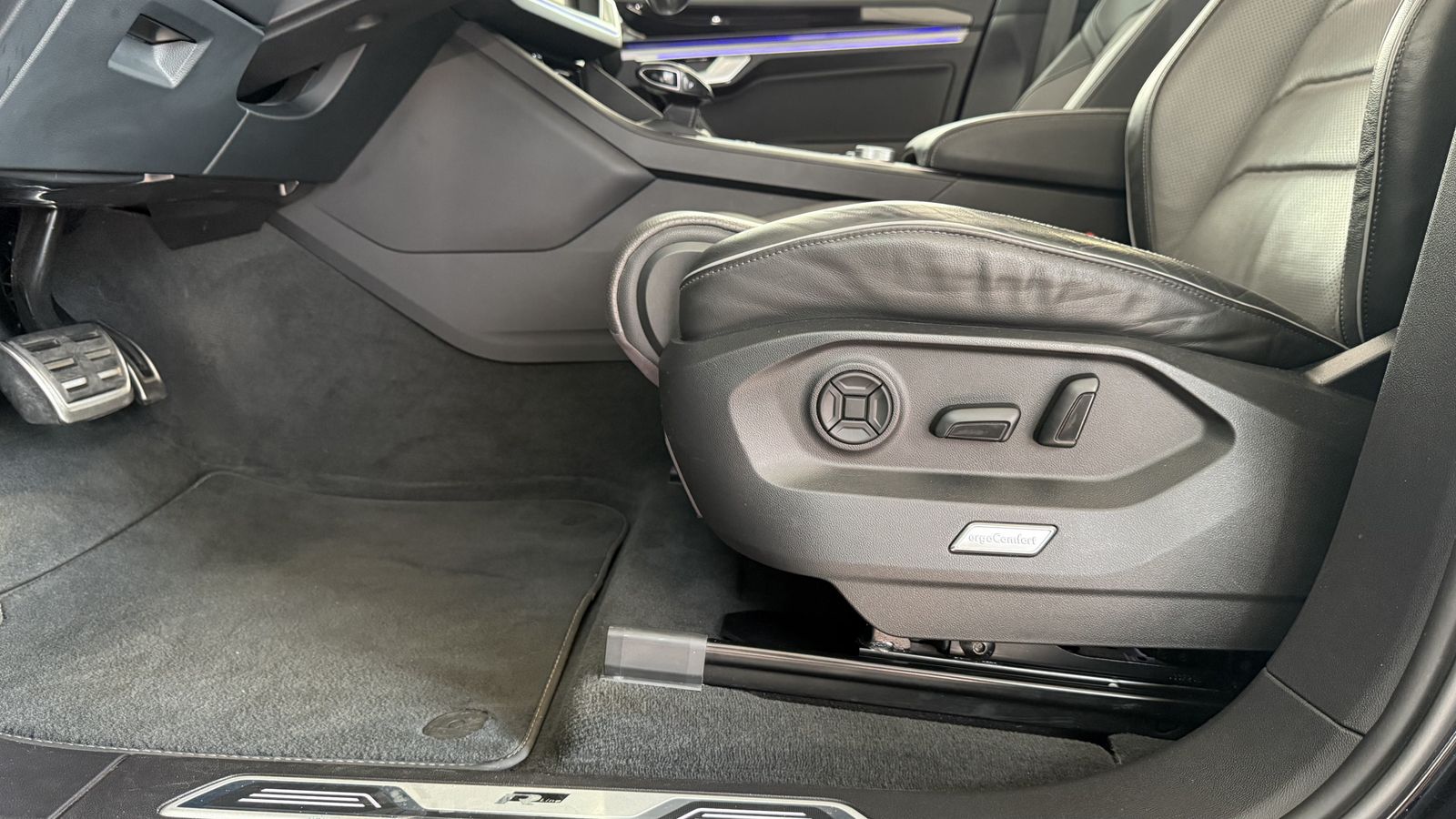 Volkswagen Touareg R-Line 4M |PANO |LUFT |HUD |MATRIX |AHK