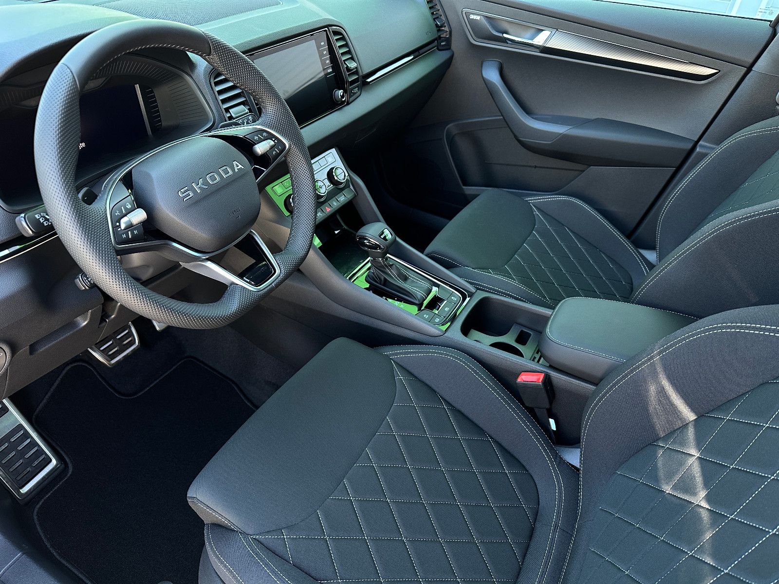 Skoda 190PS 4x4 DSG Sportline PADACH STHZ LM19"AHK