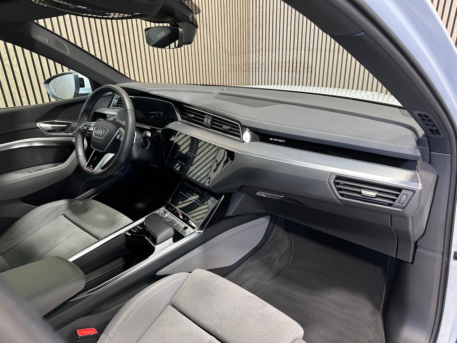 Audi e-tron 55 quattro S line 95kWh Matrix|Sport|Bang