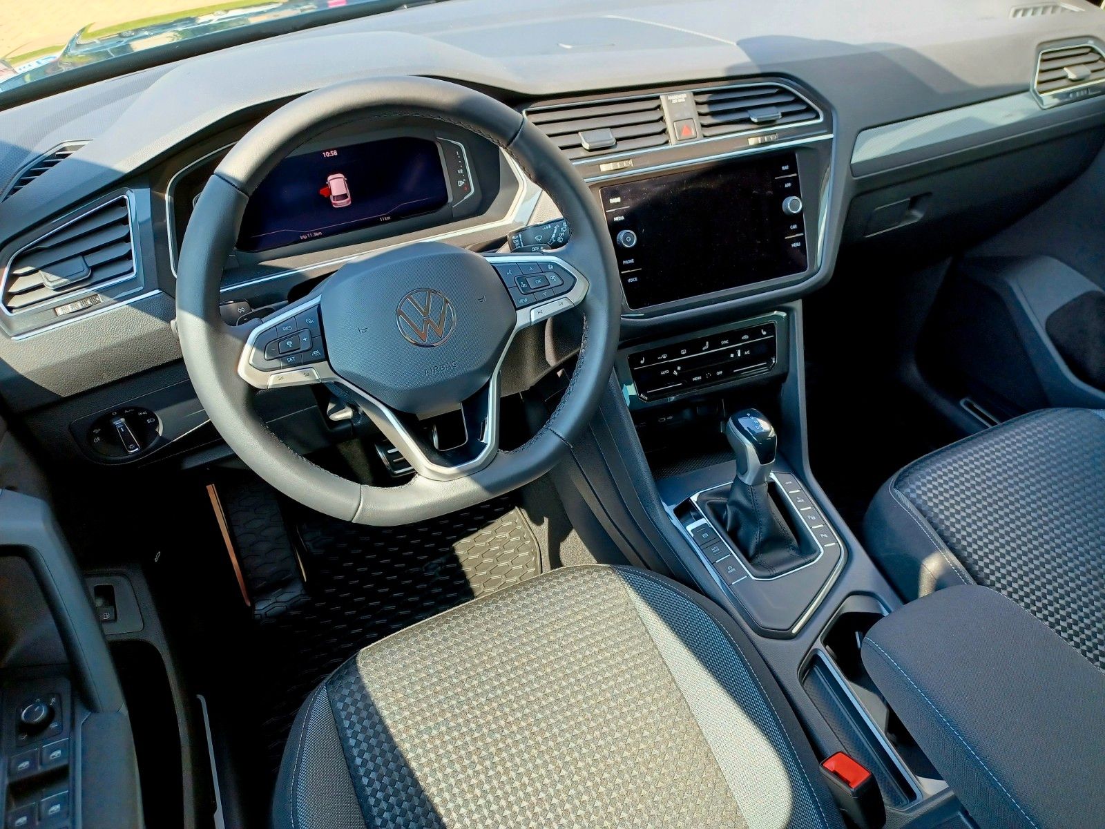 Volkswagen Tiguan Active eHybrid - Samsaru's Car Outlet