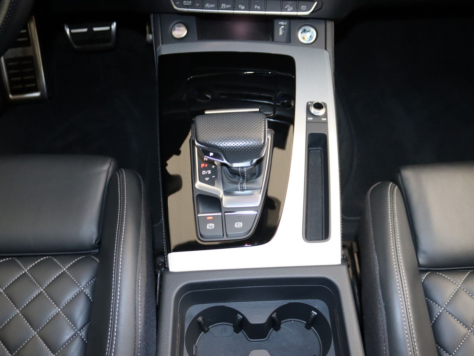 Audi Q5 50 TDI quattro S line AHK PANO 360° STANDHZ