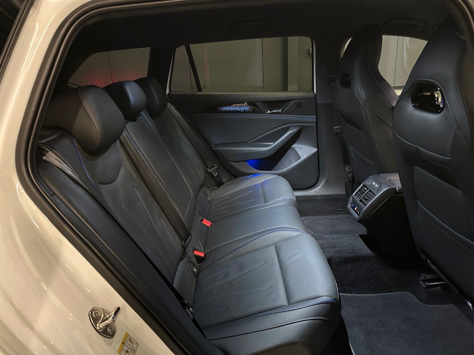 Volkswagen Passat Variant 142 kW 4Motion R-Line/Signature