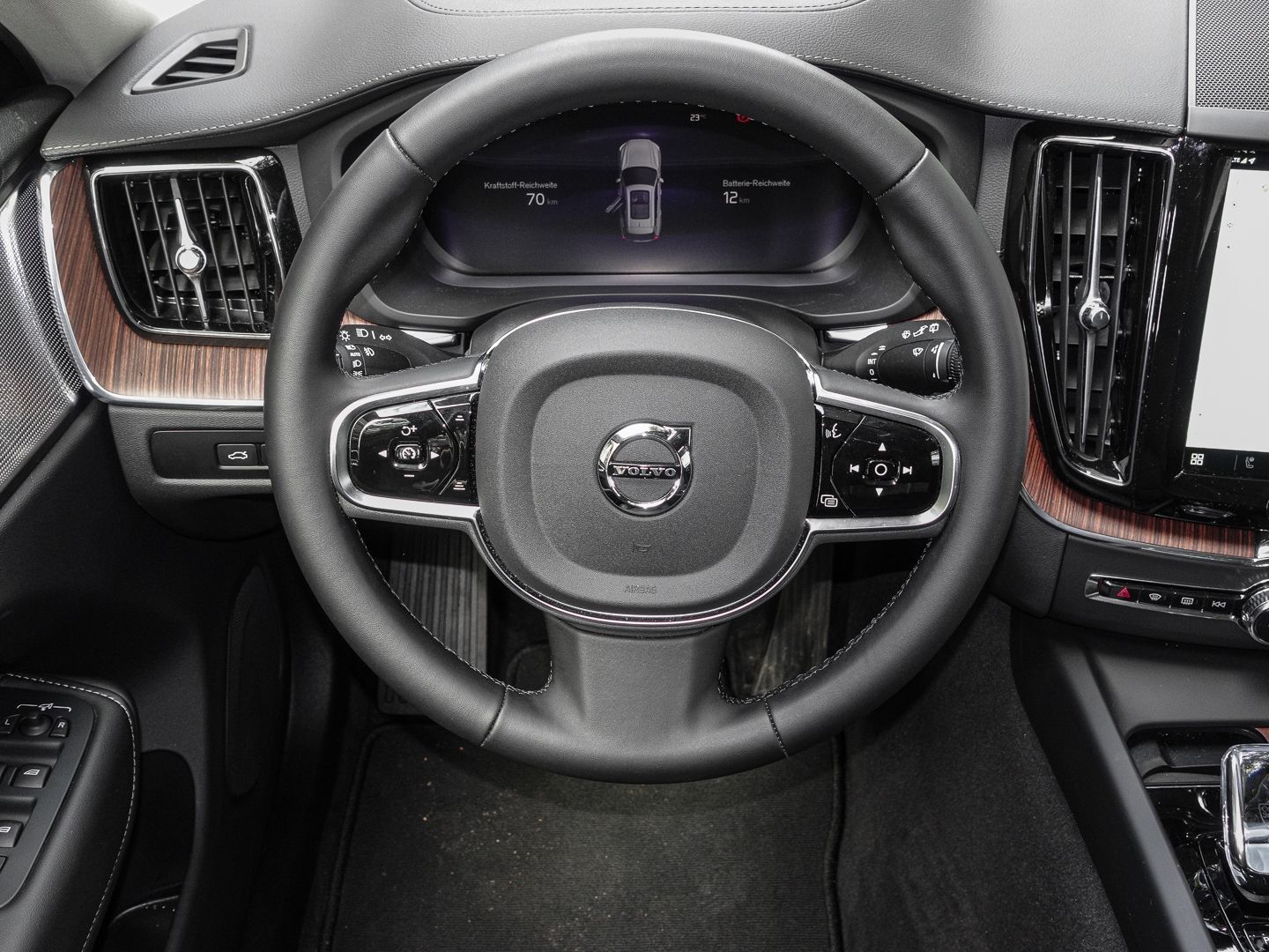 Volvo XC60 Ultra Dark Recharge Plug-In Hybrid AWD T8 T