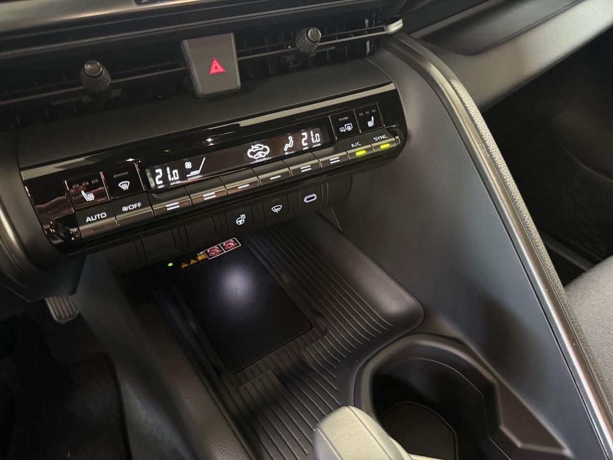 Toyota C-HR 1.8 Hybrid Team D + Technik-Paket el.Heckkl